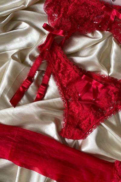 İntive Lingerie Intive Triple Set-Garter, Thong, Stockings