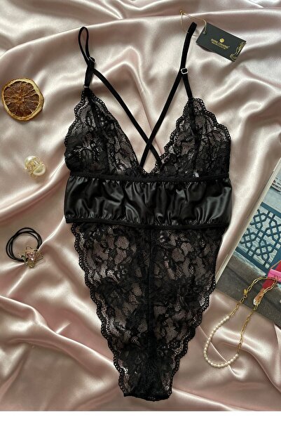 İntive Lingerie Γυναικείο φορμάκι Fancy Lace με λεπτομέρεια δεμένη πλάτη