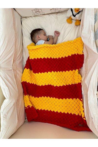 Meltem's Sari Red Puffy Fan Blanket