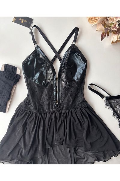 İntive Lingerie Дамски комплект черни бюстие-прашки с дълбоко изрязан волан и пола