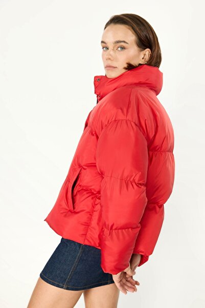 QAWWA Women's Red Windproof Waterproof Filled Coat