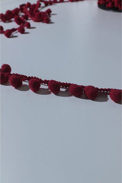 ÖZPAŞ TEKSTİL VE AKSESUAR 5 Meters Claret Red Pompom Strip