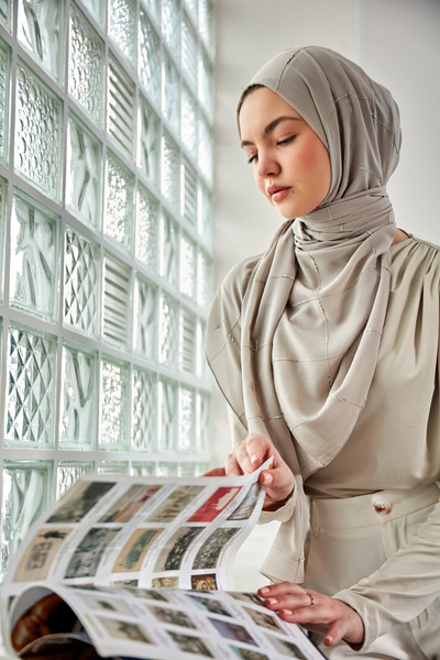 Scarf شال شيفون على شكل فراشة آريا - رمادي داكن -