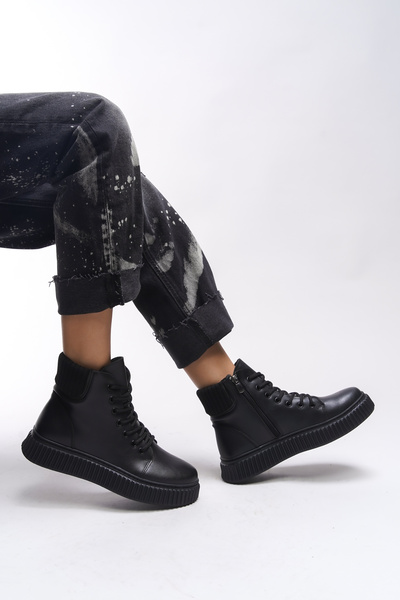 Riccon Dhaeleth fekete női csizma - 0012401   Modell