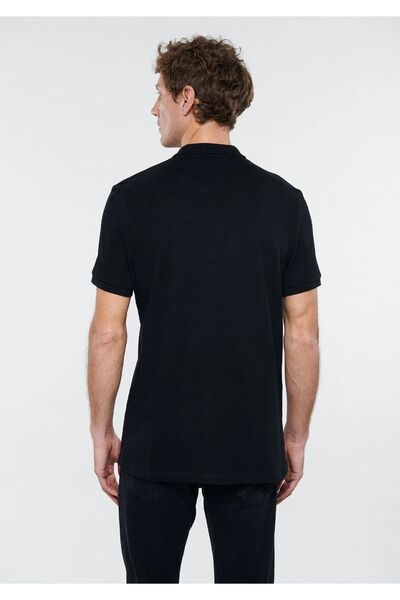 Mavi Μαύρο μπλουζάκι Polo Regular Fit / Κανονική εφαρμογή 88043625