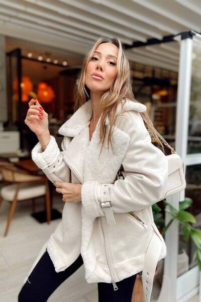 Afiş Butik Semišový kabát - S kožešinou uvnitř a páskem