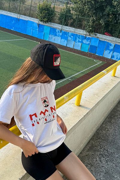 tractorfcstore Red Wolf Hat (black)