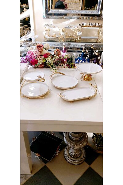 MaviDamla طقم عرض حفل بورسلين قائم مكون من 4 قطع - موديل مينا أبيض