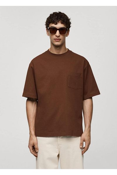 MANGO Man T-shirt z kieszeniami, wykonany w 100% z bawełny