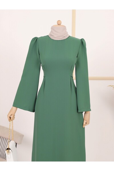 Modamorfo Šaty s výstřihem a pasem - zelené