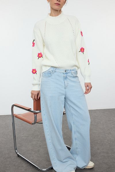 Edit by Trendyol Detailní výšivka Ecru Knitwear Svetr - Tedaw25Kz00001