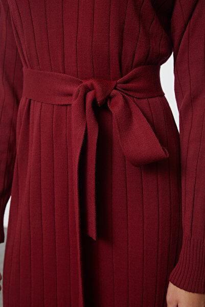 Trendyol Modest Burgundy Belted Buttoned Polo Neck Knitwear Ribbed Knitwear Dress Tctaw25Eb00026