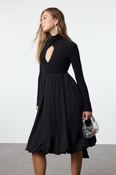 Trendyol Collection Stilvolles Midi-Abendkleid mit schwarzem Ballonrock-Detail TPRAW25EL00011