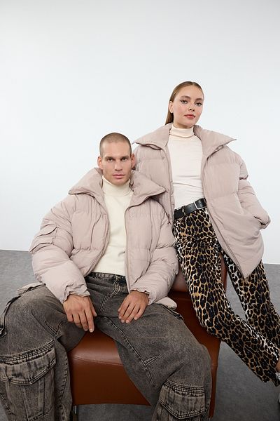 Trendyol Collection Unisex Winter Puffer Jacket με πέτρινη λεπτομέρεια - Relaxed Fit TMNAW25MO00007