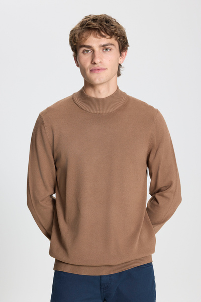 ALTINYILDIZ CLASSICS Erkek Vizon Standart Fit Normal Kesim Yarım Balıkçı Yaka Triko Kazak