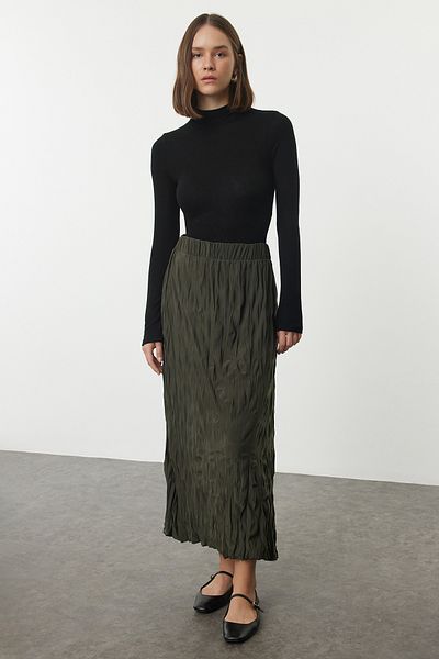 Trendyol Collection Flexibler Khaki Maxi Strickrock - Plissee-Detail, Knitterfarbe TWOAW25ET00016