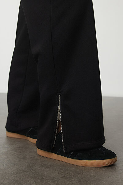 Trendyol Collection Μαύρο χοντρό φλις εσωτερικά Πλαϊνά φερμουάρ Λεπτομέρεια Πλεκτό Παντελόνι Φούτερ TWOAW25EA00004