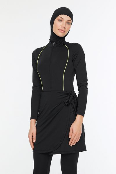 Trendyol Modest Schwarz gestreiftes, detailliertes 4-teiliges Surf-Badeanzug-Set TCTSS22CF0018
