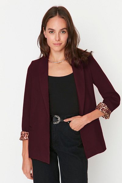 Trendyol Collection Weinrote, gewebte Blazerjacke mit regulärem Futter und detailliertem Detail TWOAW20CE0316