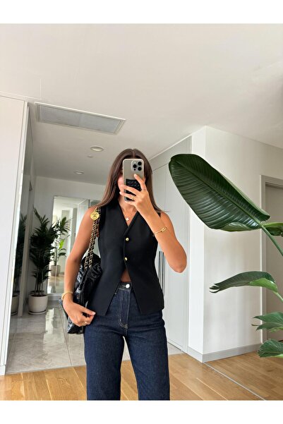 MERVE AKSOY بلوزة وسترة تريكو سوداء - بأزرار