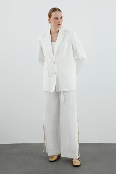 GİZİA Toka Detaylı Ekru Ceket