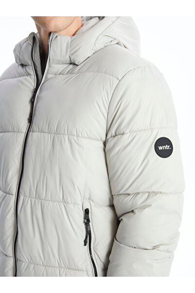 LC Waikiki Standart Kalıp Kapüşonlu Erkek Şişme Mont