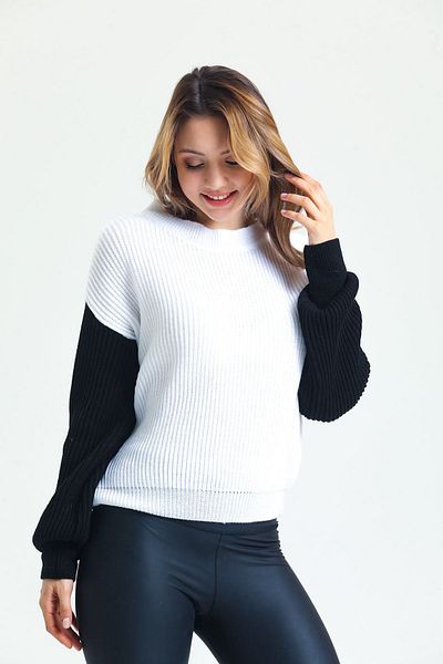 Moibody Black Sleeve Detailed Knit Sweater