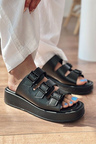 I Love Shoes Μαύρες γυναικείες παντόφλες Bertix από ματ δέρμα - Λεπτομέρεια μ...