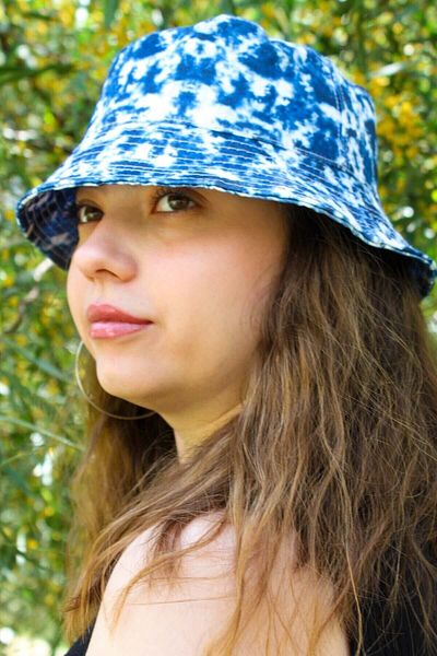 MYZİ STORE Model de marmorare albastră - Pălărie de găleată de pescar pentru femei albă colorată
