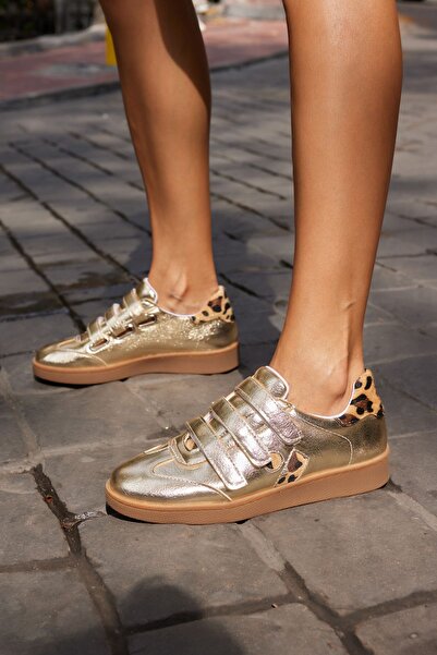 ANGELİNA JONES Pantofi de damă ISABEL - Talpă din cauciuc cu velcro auriu