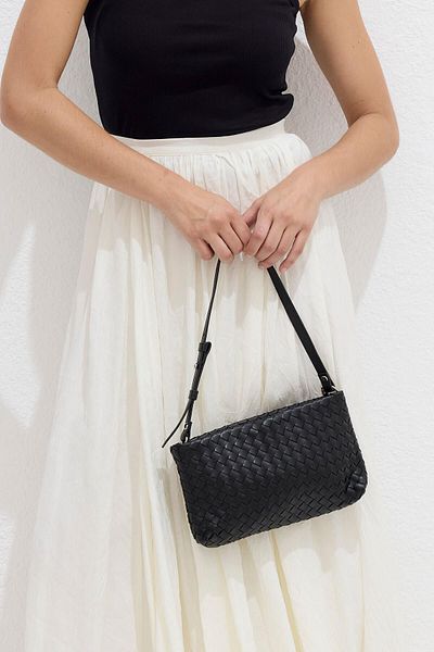 Manuka Schwarze Frances gestrickte Baguette-Tasche