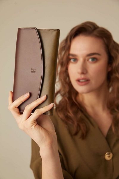 HELMBROOK Ashley Women's Leather Zippered Brown-Khaki Wallet - Rfid Protected