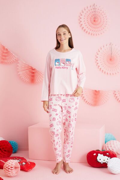 Siyah İnci Hello Kitty Licensed - 100% Cotton Salmon Colored Crew Neck Pajamas Set Hk206
