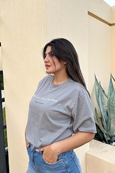 İpli Світло-сіра оверсайз футболка з принтом Freedom