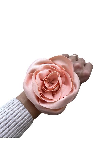 zühre balaban rose Choker necklace accessory