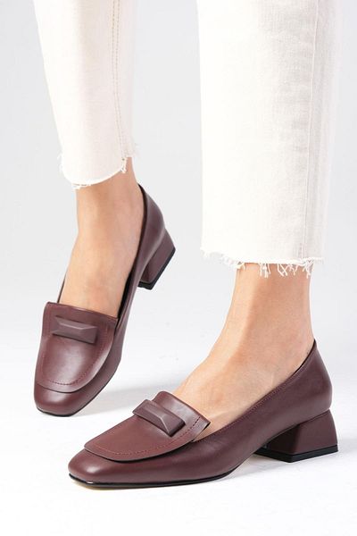 Mio Gusto Verona Burgundy Blunt Toe Women's Low Heel Shoes
