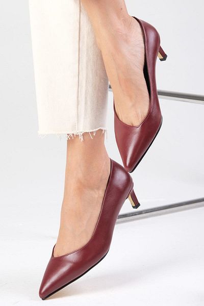 Mio Gusto Livia Burgundy Pointed Toe Women's Heeled Shoes