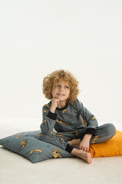 Sevim Boy's Green Long Sleeve Pajama Set - C3T2N7O8