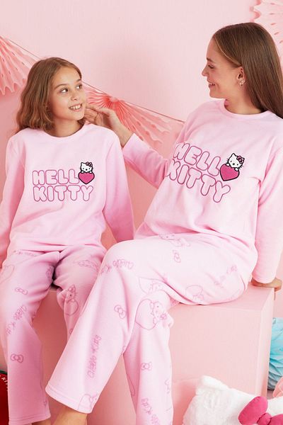 Siyah İnci Hello Kitty Fleece Ροζ Κεντητό Σετ Πυτζάμες με λαιμόκοψη HK318