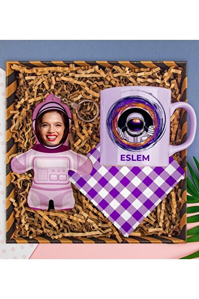 EJOYA Kişiye Özel Kupa & Bardak Altlığı & Fotoğraflı Peluş Anahtarlık Hediye Kutusu 112829