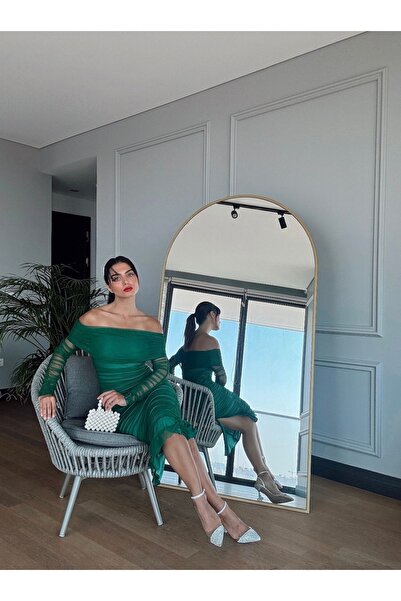 Afiş Butik Zelené tylové šaty s lodičkovým výstřihem