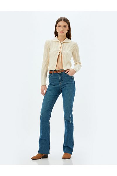 Koton Spanische Jeanshose mit ausgefranstem Bein und hoher Taille, schmale Passform – Schlagjeans