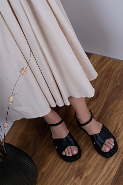 sovrana Black Sandals - Cross Strap Detail