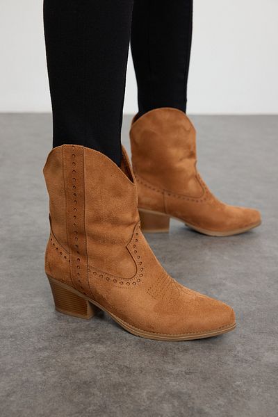 TRENDYOL SHOES Светлокафяви велурени микроперфорирани каубойски дамски токчета Takaw25Bo00032