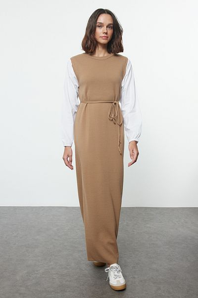 Trendyol Modest Μπεζ πλεκτό φόρεμα - υφαντό κομμάτι λεπτομέρεια, δέσιμο στη μέση TCTAW25EB00023