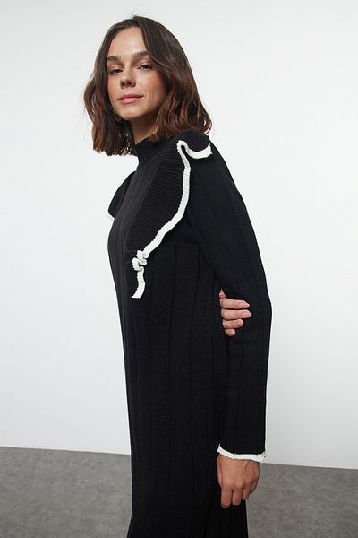 Trendyol Modest Πλεκτό Φόρεμα Μαύρο βολάν Λεπτομέρεια - TCTAW25EB00039