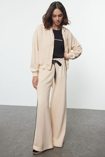 Trendyol Modest Übergroßes Trainingsanzug-Set aus Kamelhaar-Strick - TCTAW25EN00002