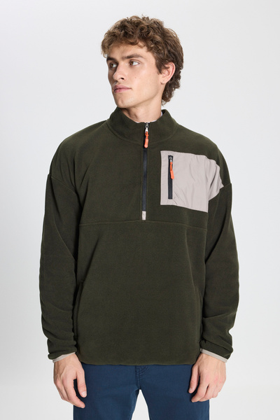 AC&Co / Altınyıldız Classics Khakifarbenes, übergroßes, locker geschnittenes, kältebeständiges Fleece-Sweatshirt mit Stehkragen und Taschendetail für Herren