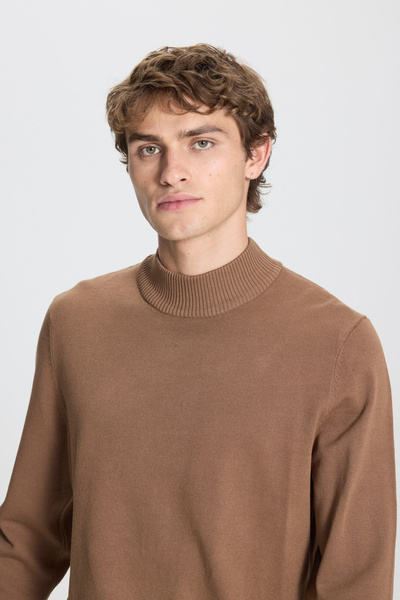 ALTINYILDIZ CLASSICS Erkek Vizon Standart Fit Normal Kesim Yarım Balıkçı Yaka Triko Kazak