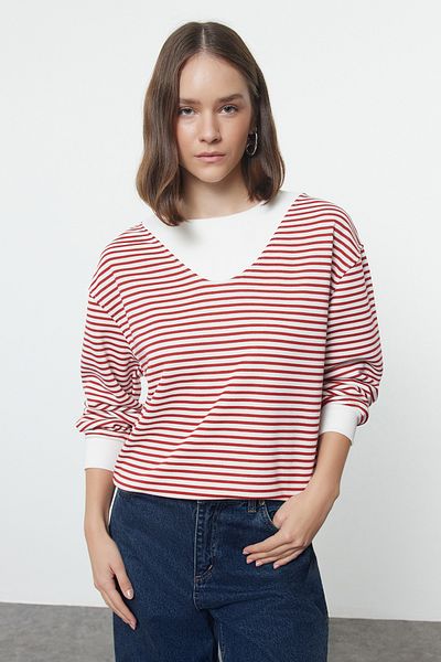 Trendyol Collection Bordeauxrotes, gestreiftes Sweatshirt mit übergroßem Kragen, dick gestrickt, TWOAW25SW00010